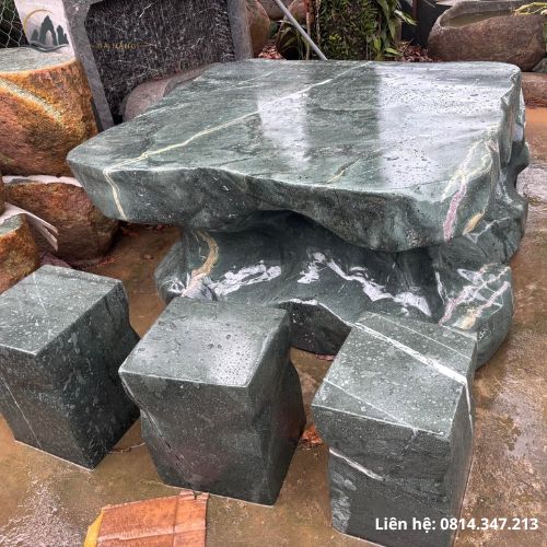 Bàn ghế đá nguyên khối